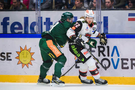 Färjestads Jens Westin och Malmö Redhawks Nicolai Meyer