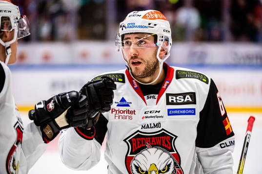 Malmö Redhawks Konstantin Komarek jublar