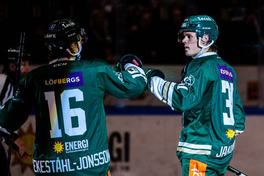 Färjestads Carl Jakobsson jublar
