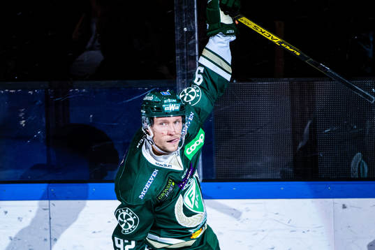 Färjestads Jesper Olofsson jublar