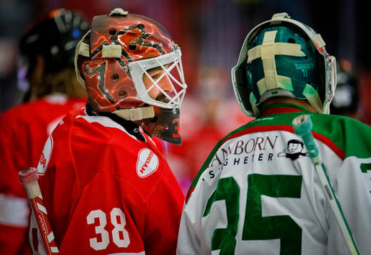 Örebros målvakt Dominik Furch och Rögles målvakt Roman
