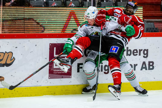 Rögles Kevin Wennström och Örebros Daniel Muzito Bagenda