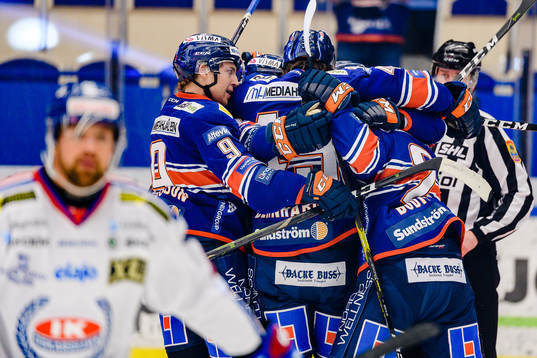 Växjös spelare jublar