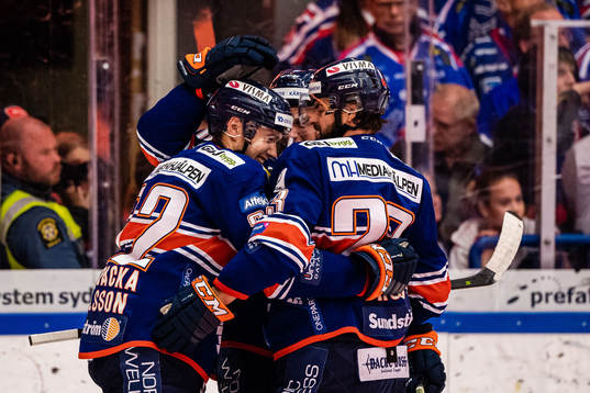 Växjös Jacob Forsbacka-Karlsson och Martin Lundberg jublar