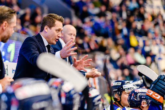 Växjös tränare Sam Hallam