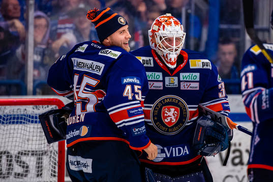 Växjös målvakt Viktor Andrén och målvakt Viktor Fasth