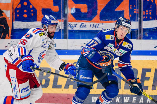 Oskarshamns Johan Alm jagar Växjös Jonas Engström