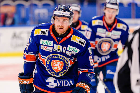 Växjös Erik Josefsson jublar