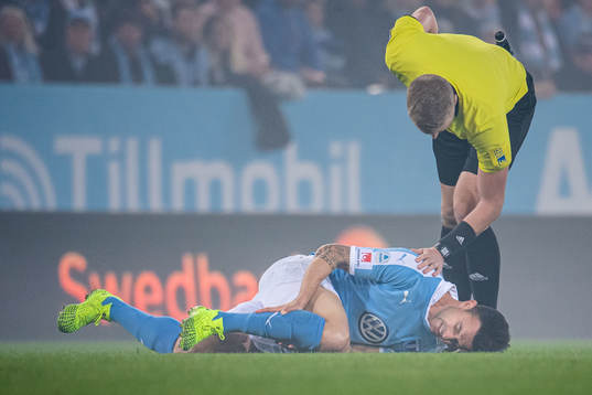 Malmö FFs Behrang Safari har ont