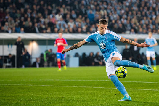 Malmö FFs Sören Rieks skjuter in 2-0