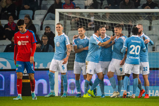 Helsingborgs Armin Gigovic deppar samtidigt som Malmö FFs