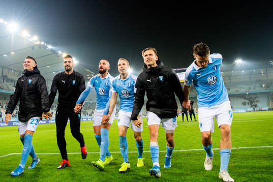 Malmö FFs spelare tackar publiken