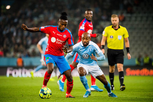 Helsingborgs Mamudu Moro och Malmö FFs Fouad Bachirou