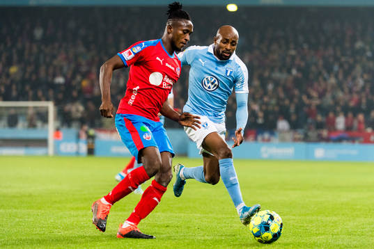 Helsingborgs Mamudu Moro och Malmö FFs Fouad Bachirou