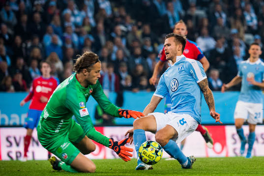 Helsingborgs målvakt Anders Lindegaard och Malmö FFs