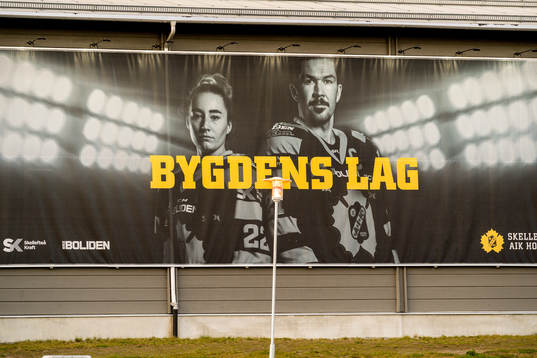 Poster utanför Skellefteå Kraft Arena före