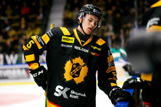 Skellefteås Philip Broberg fick ont