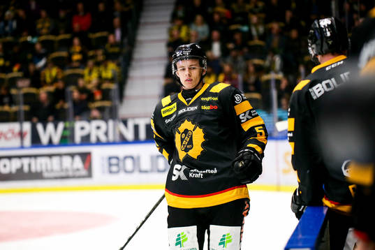 Skellefteås Philip Broberg fick ont
