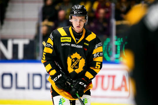 Skellefteås Philip Broberg fick ont