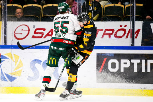 Skellefteås Philip Broberg fick ont