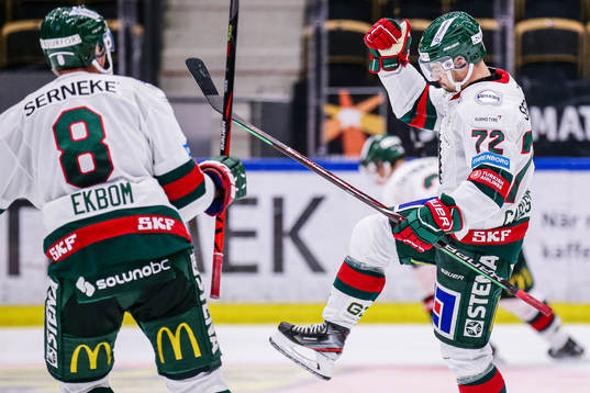 Frölundas Patrik Carlsson och Viktor Ekbom jublar