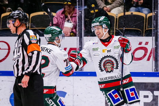 Frölundas Patrik Carlsson och Nicklas Lasu jublar