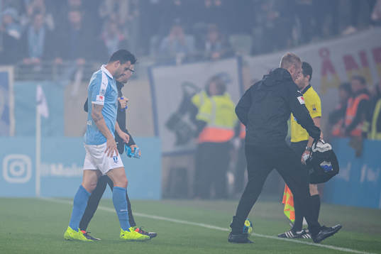 Malmö FFs Behrang Safari lämnar planen