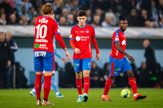 Helsingborgs Armin Gigovic och Mamudu Moro deppar