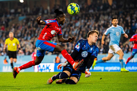Helsingborgs Mamudu Moro och Malmö FFs Johan Dahlin