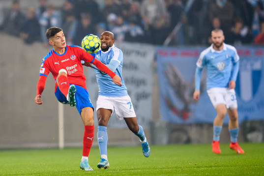 Helsingborgs Armin Gigovic och Malmö FFs Fouad Bachirou