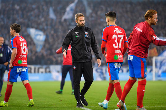 Helsingborgs tränare Olof Mellberg deppar