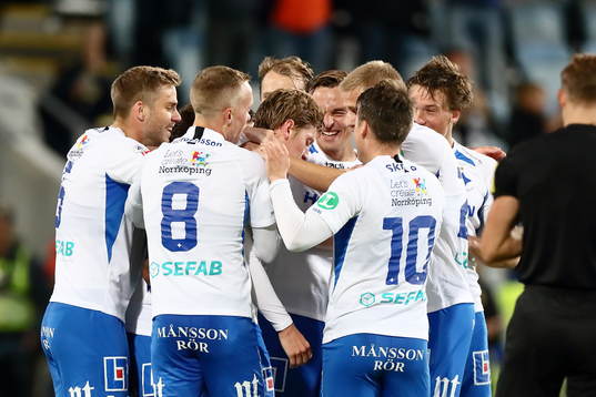 IFK Norrköpings spelare jublar