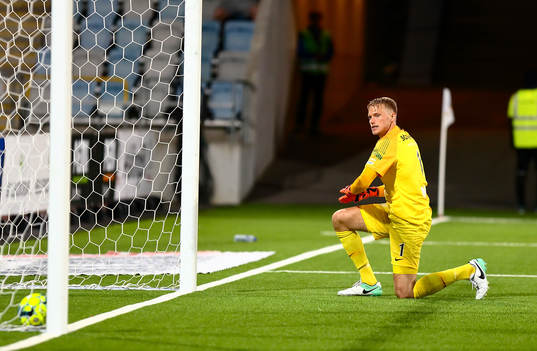 AFC Eskilstunas målvakt Ole Söderberg deppar
