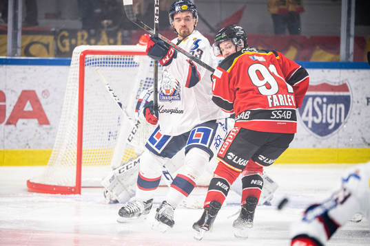 Linköpings Eddie Larsson och Luleås Austin Farley