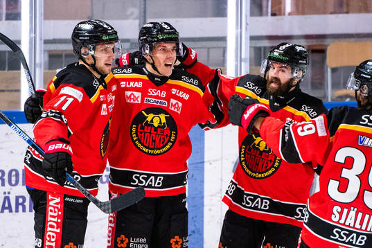 Luleås Fredrik Styrman, mitten, jublar