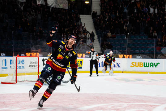 Djurgårdens Patrik Berglund jublar