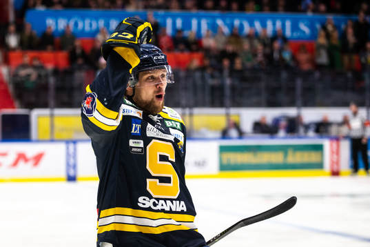Södertäljes Ludwig Blomstrand jublar