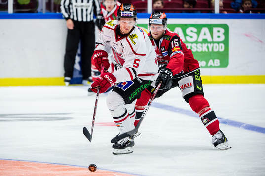 Örebros Gustav Backström och Malmö Redhawks Axel