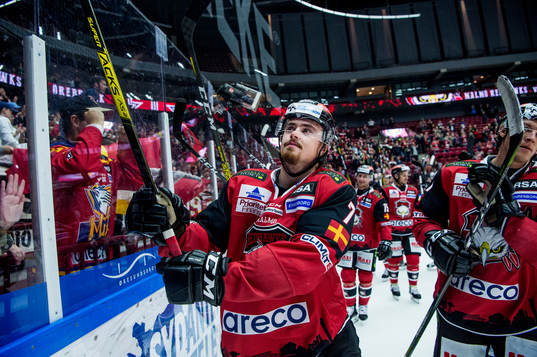 Malmö Redhawks Marcus Björk jublar