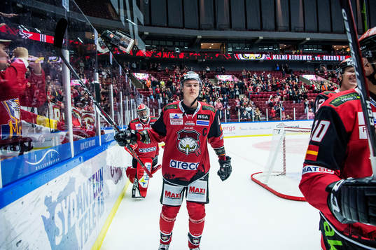 Malmö Redhawks Fredrik Händemark jublar