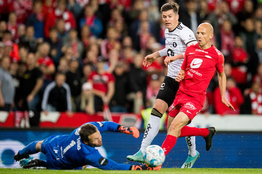 Bläddra bland fler bilder av Football, Eliteserien, Rosenborg - Brann