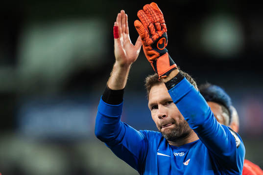 Goalkeeper Håkon Opdal of Brann thank the supporters