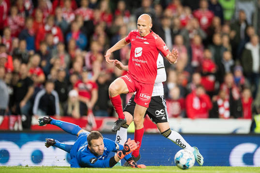 Goalkeeper Håkon Opdal with a save
