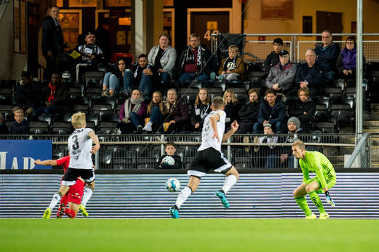 Thomas Grøgaard of Brann, Birger Meling and goalkeeper