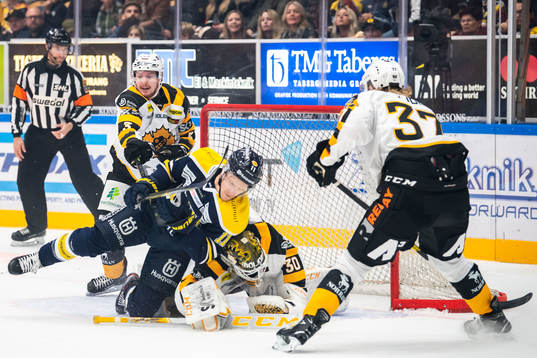 s Simon Önerud mot Skellefteås Niclas Burström och