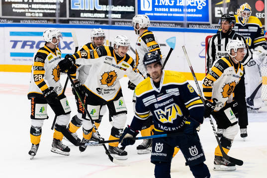 Skellefteås Linus Lindström jublar