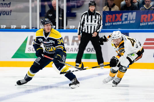 s Jesper Williamsson och Skellefteås Oscar Möller