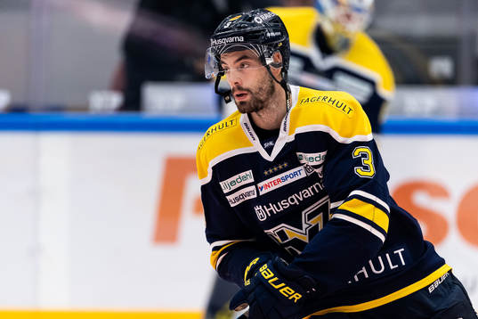 s hv3<under ishockeymatchen i SHL mellan HV71 och