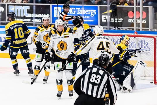 Skellefteås Linus Lindström jublar