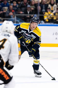 s Simon Önerud